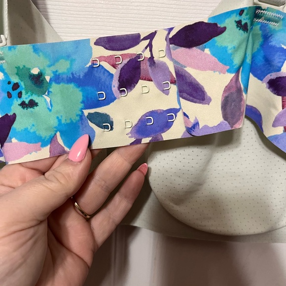 Knix Padded V-Neck Bra - Thin Strap-Size 5 - Picture 3 of 4